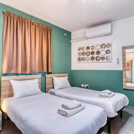 Apartment Spacious 5br With Private Terrace And Ensuite *