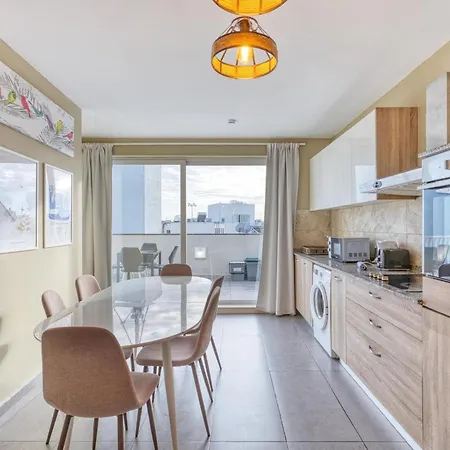Apartment Spacious 5br With Private Terrace And Ensuite
