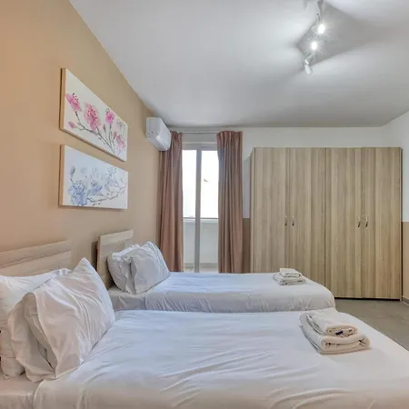Apartment Spacious 5br With Private Terrace And Ensuite