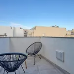 Spacious 5br With Private Terrace And Ensuite