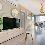 Daire Spacious 5br With Private Terrace And Ensuite *