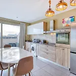 Daire Spacious 5br With Private Terrace And Ensuite