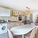 Spacious 5br With Private Terrace And Ensuite Daire *