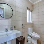 Daire Spacious 5br With Private Terrace And Ensuite