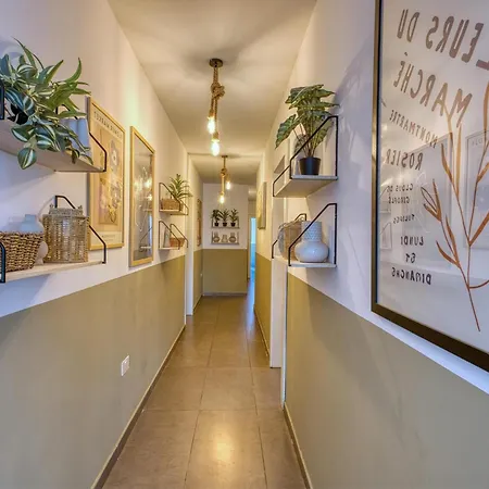 Spacious 5br With Private Terrace And Ensuite Lägenhet *